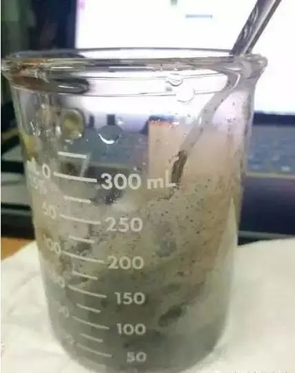 作死！研究生用實驗室里的燒杯沖咖啡，喝完就進了醫(yī)院搶救