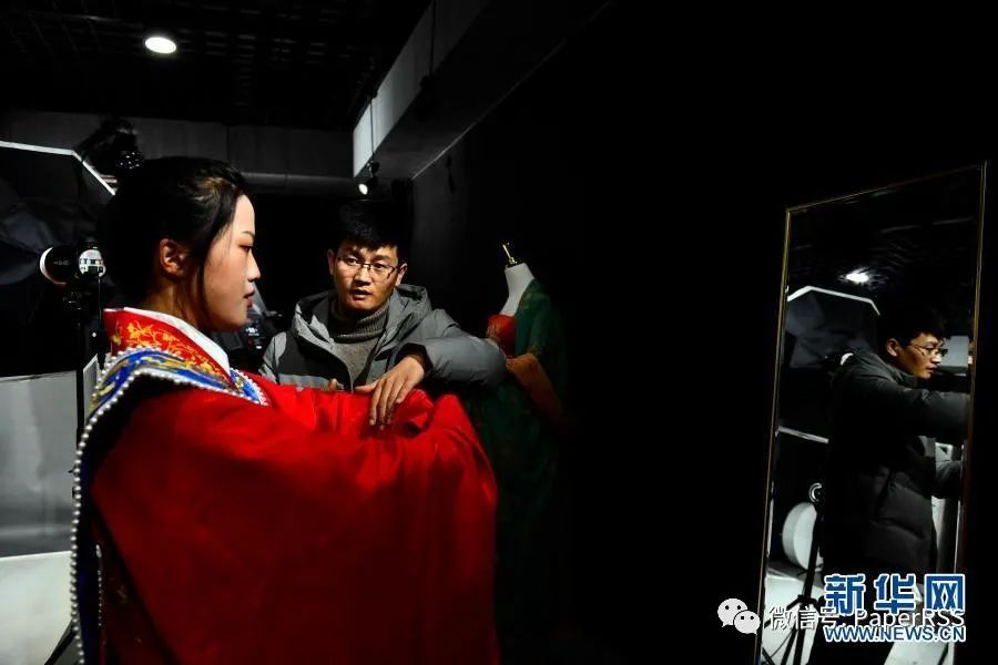 中科院博士返鄉(xiāng)賣漢服：3個月賣三百萬，高定一件3.5萬