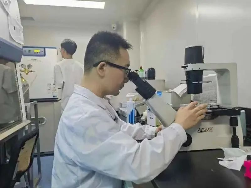 又一博士論文致謝，被頂上熱搜！