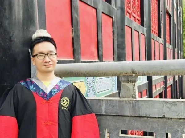 又一博士論文致謝，被頂上熱搜！